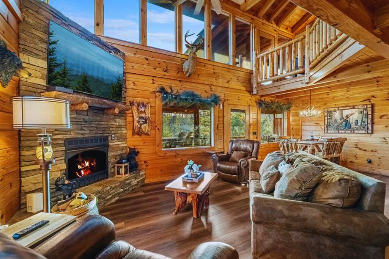 How Renting a Cabin in Gatlinburg this June Can Save You Money